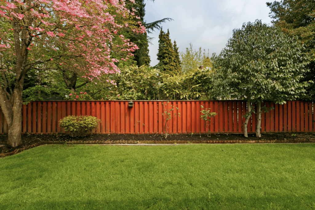 Integrative Fencing Combining Function with Landscape Design