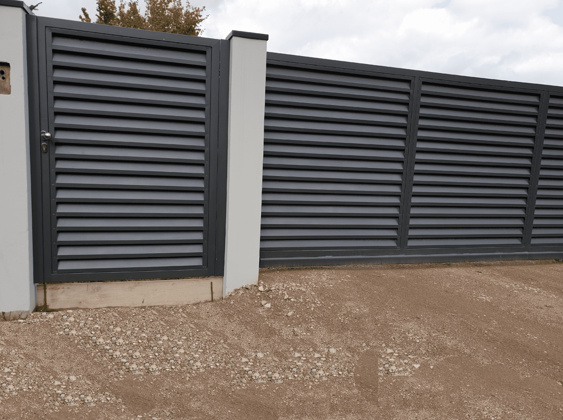Innovative Security Fencing Technologies: What’s New In 2024?